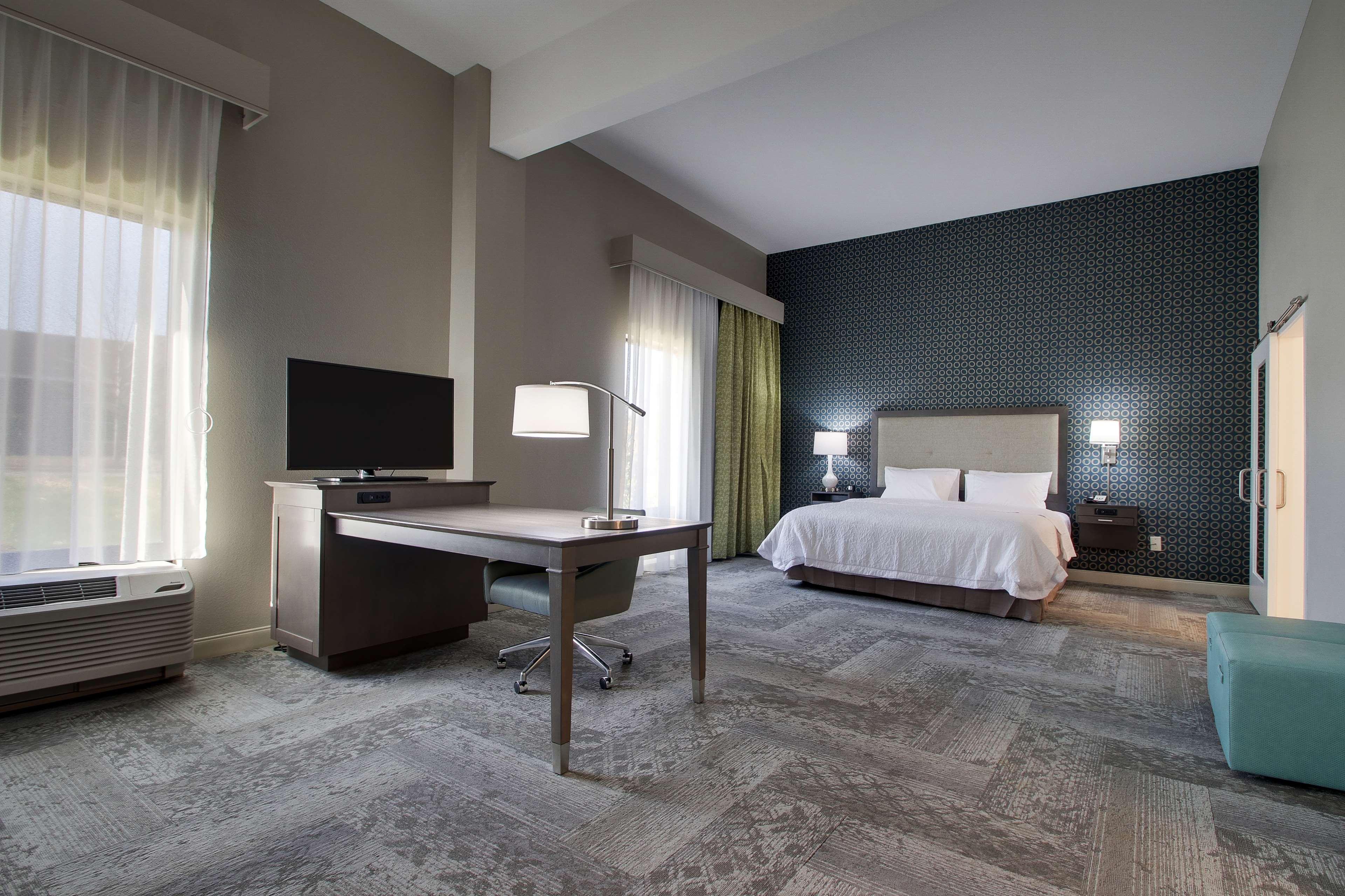Hampton Inn & Suites By Hilton Knightdale Роли Экстерьер фото