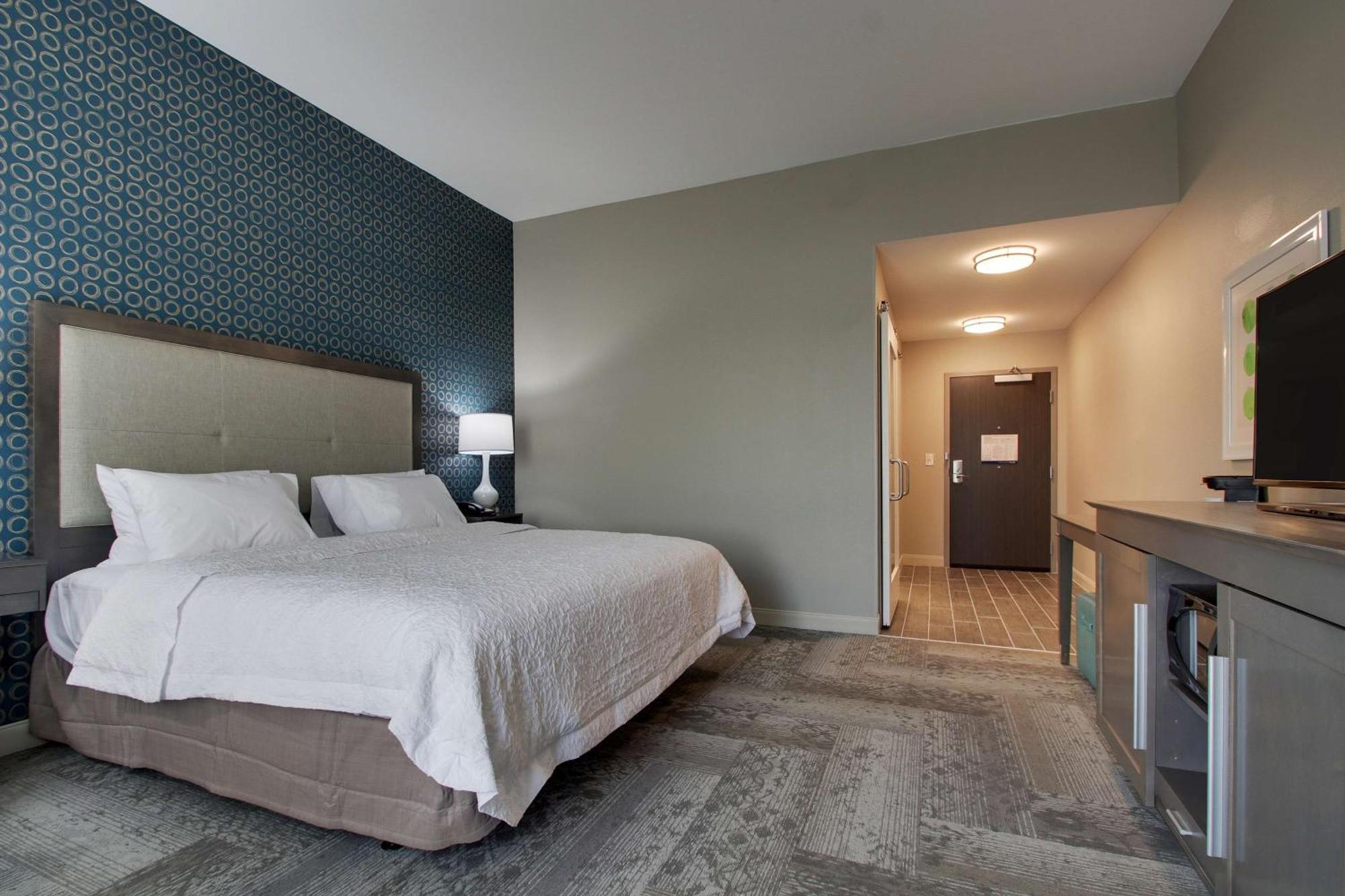 Hampton Inn & Suites By Hilton Knightdale Роли Экстерьер фото