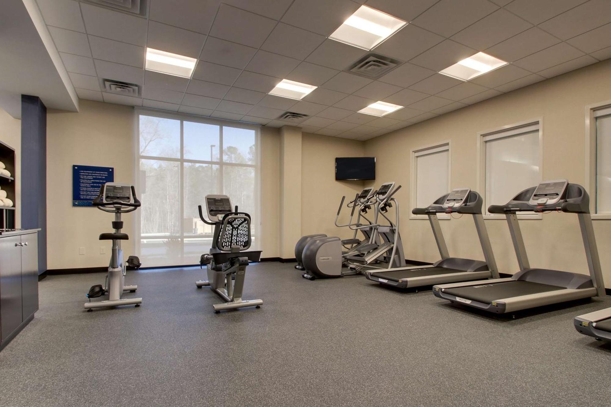 Hampton Inn & Suites By Hilton Knightdale Роли Экстерьер фото
