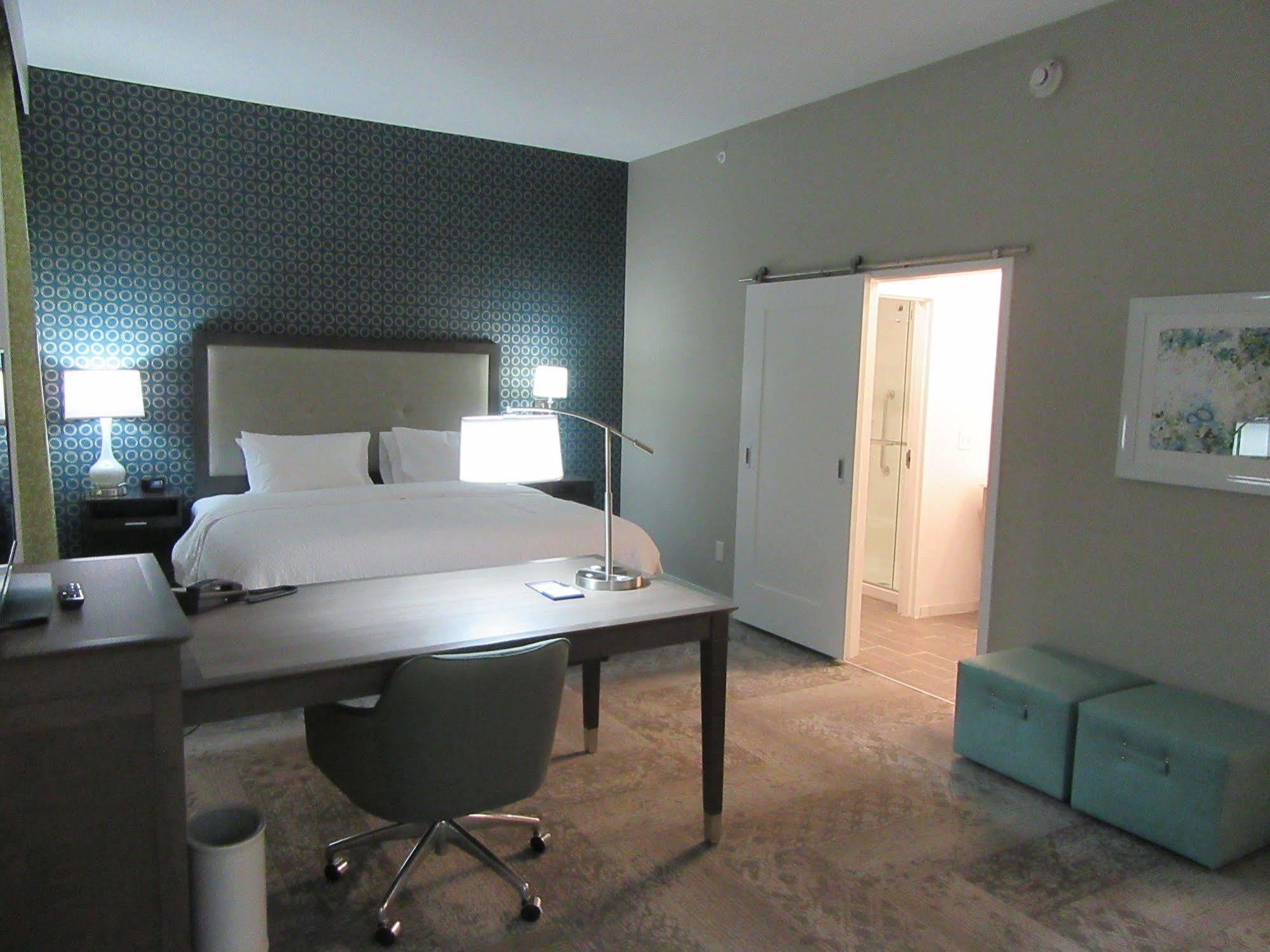 Hampton Inn & Suites By Hilton Knightdale Роли Экстерьер фото