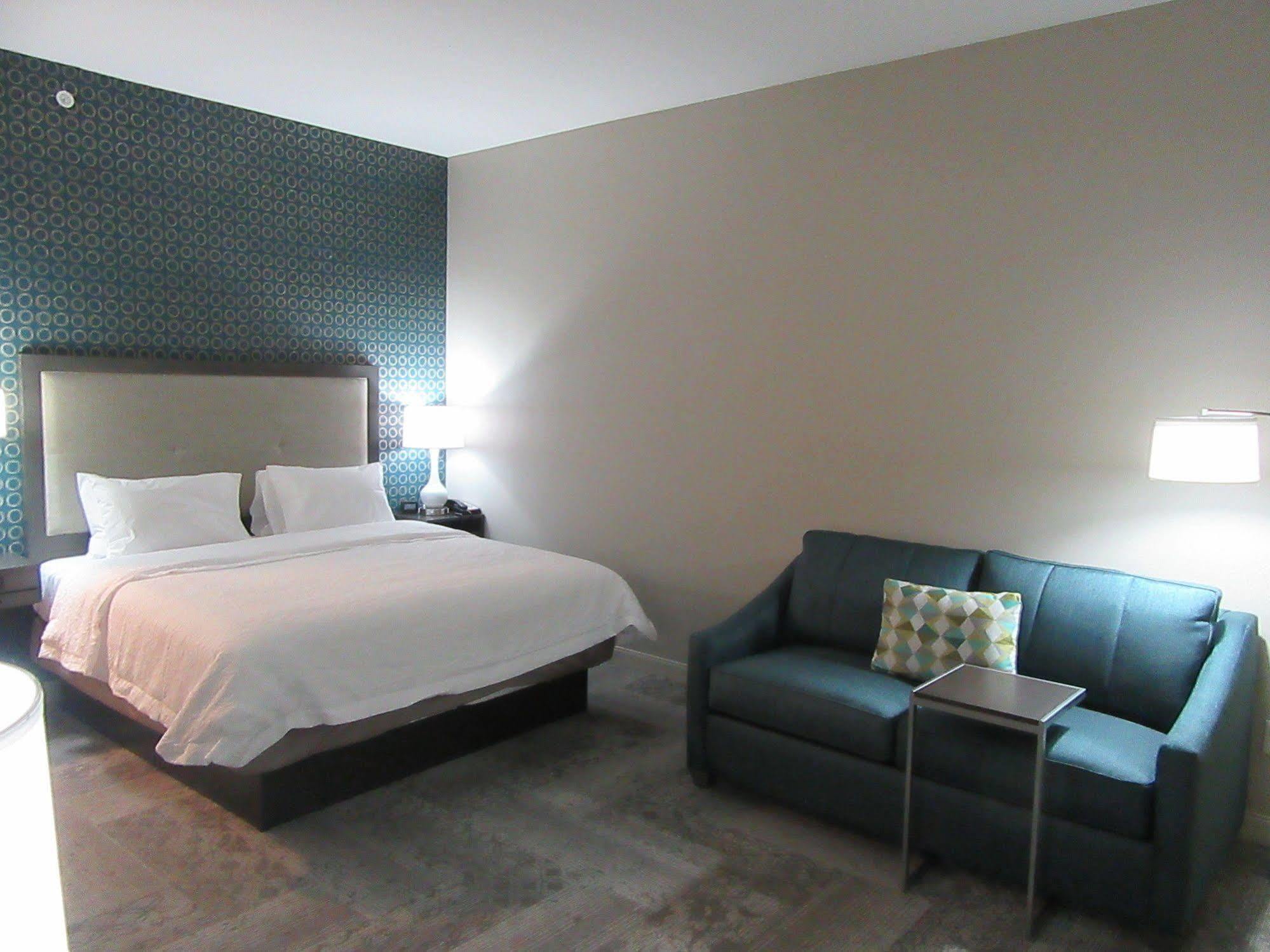 Hampton Inn & Suites By Hilton Knightdale Роли Экстерьер фото