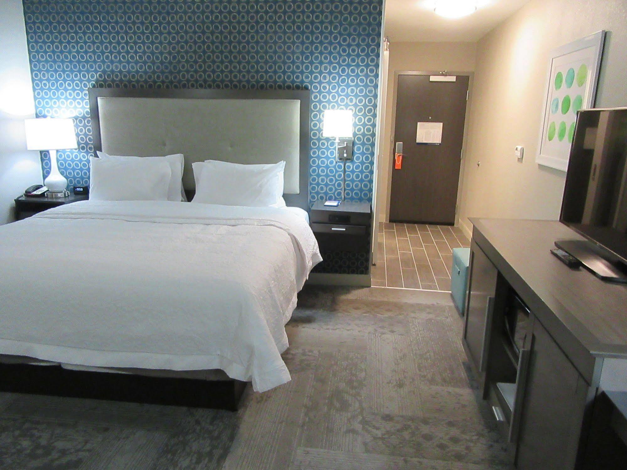 Hampton Inn & Suites By Hilton Knightdale Роли Экстерьер фото