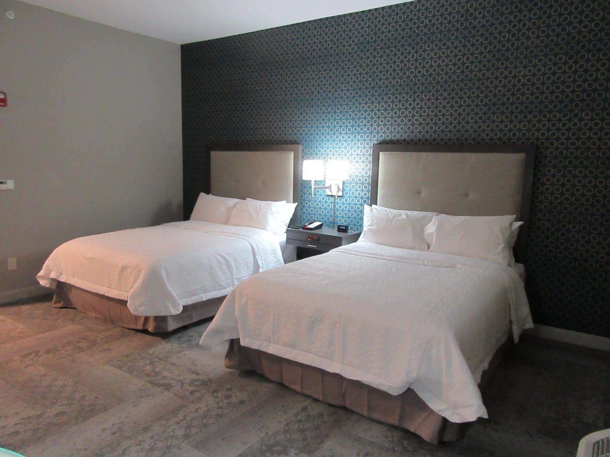 Hampton Inn & Suites By Hilton Knightdale Роли Экстерьер фото