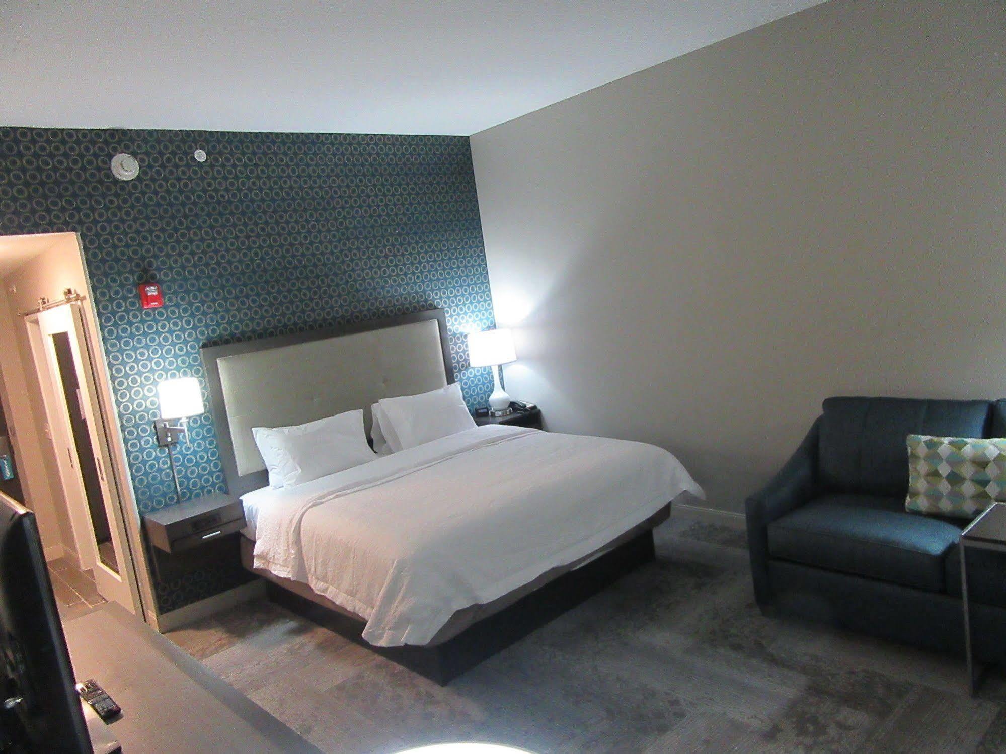 Hampton Inn & Suites By Hilton Knightdale Роли Экстерьер фото