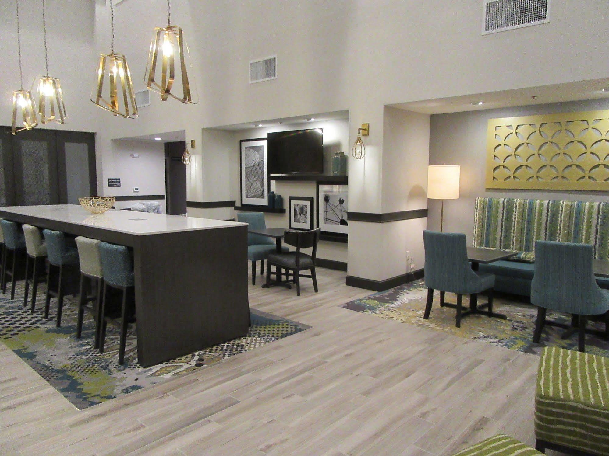 Hampton Inn & Suites By Hilton Knightdale Роли Экстерьер фото