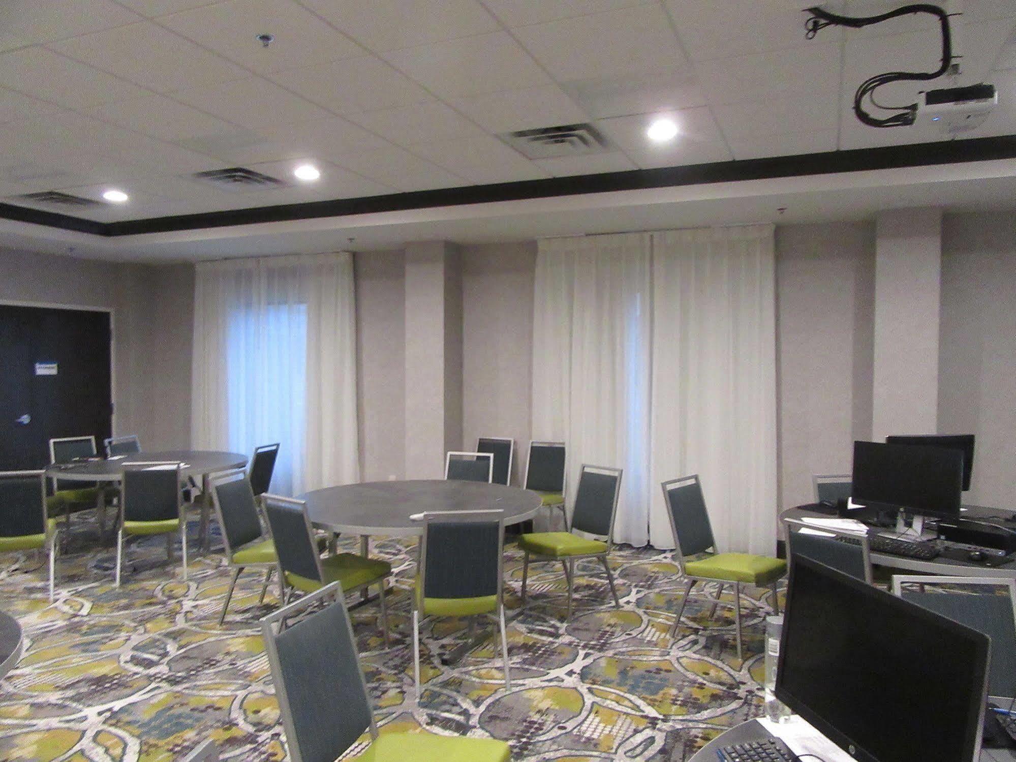 Hampton Inn & Suites By Hilton Knightdale Роли Экстерьер фото